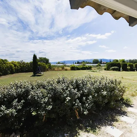 Chez Manon En Luberon Holiday home Lagnes